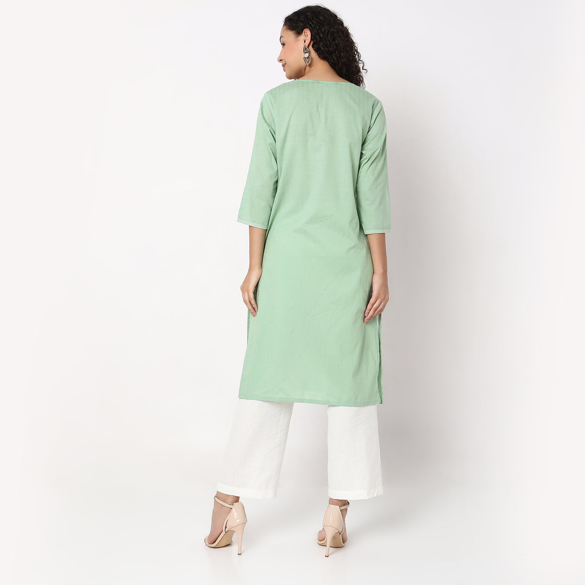 Straight Fit Embroidered Kurta