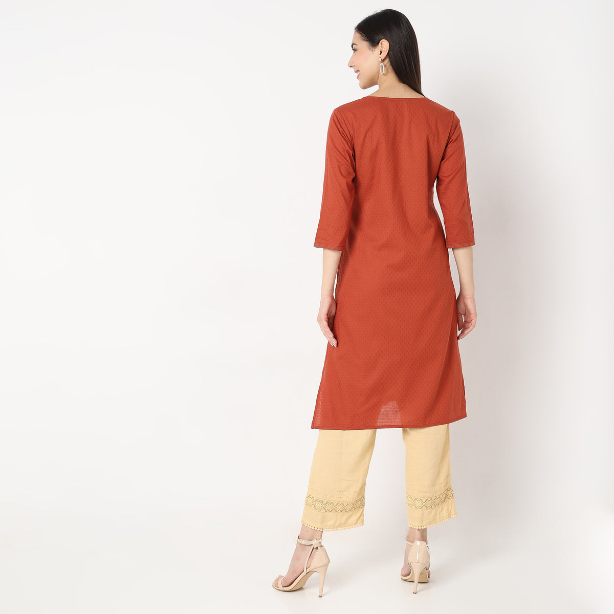 Straight Fit Embroidered Kurta