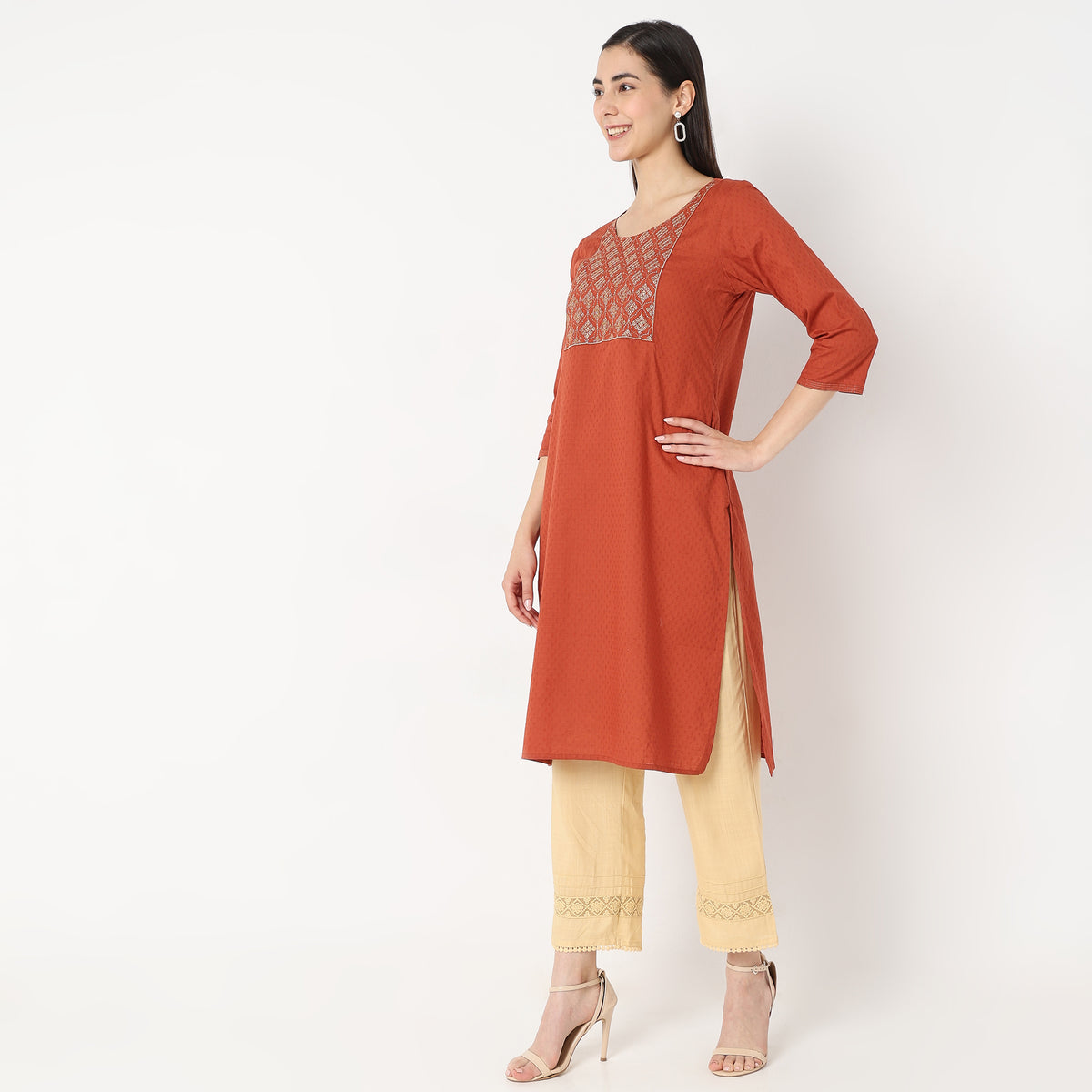 Straight Fit Embroidered Kurta