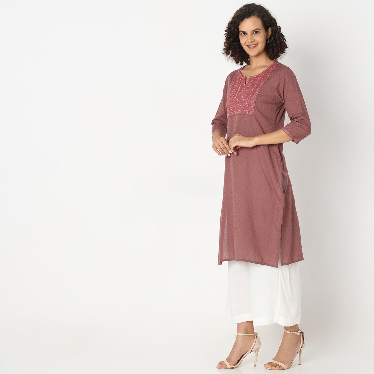 Straight Fit Embroidered Kurta