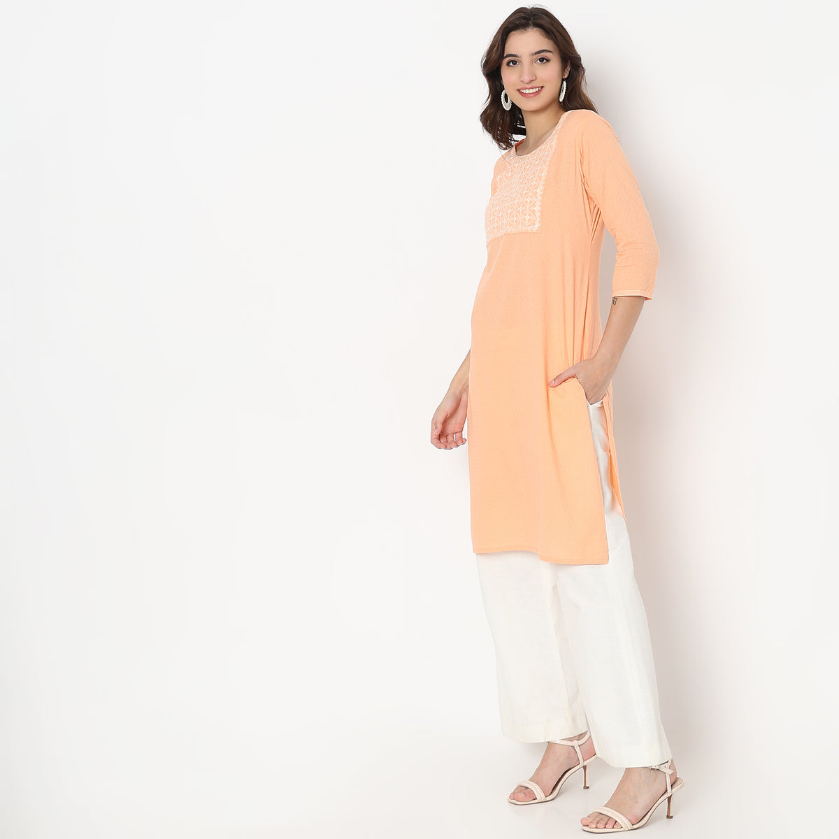 Straight Fit Embroidered Kurta