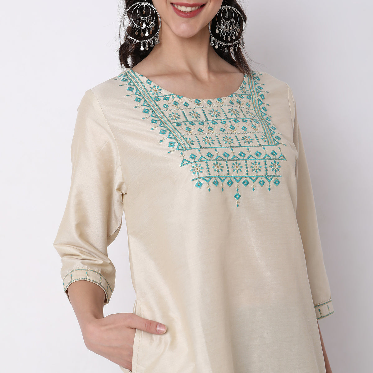 Straight Fit Embroidered Kurta