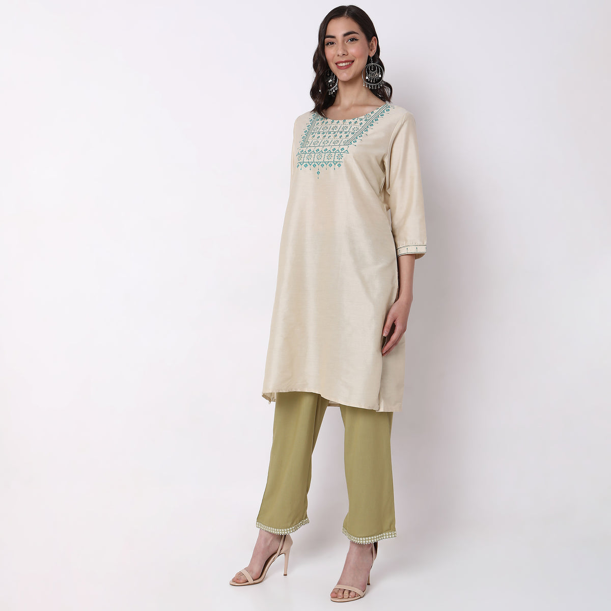 Straight Fit Embroidered Kurta