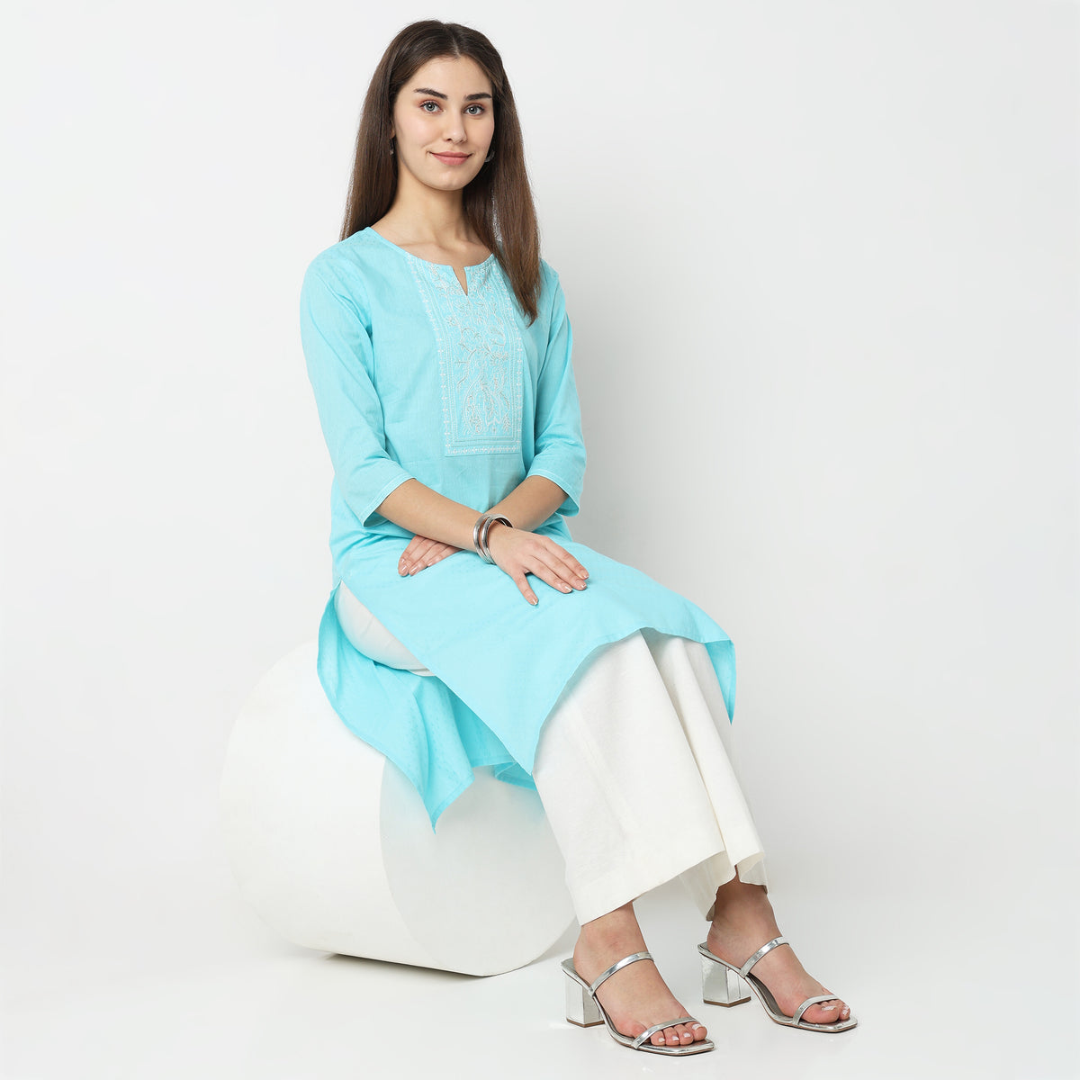 Straight Fit Embroidered Kurta