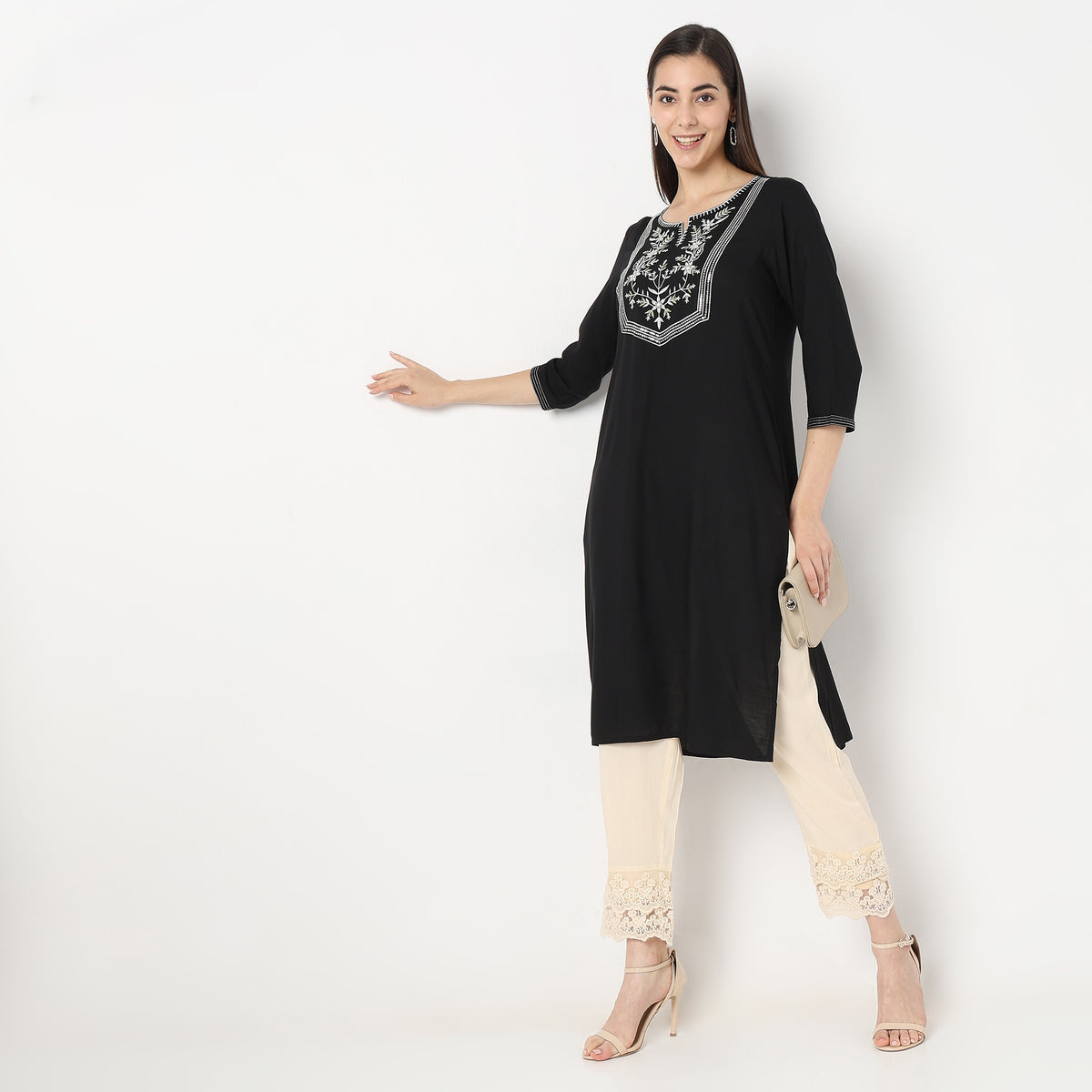 Straight Fit Embroidered Kurta