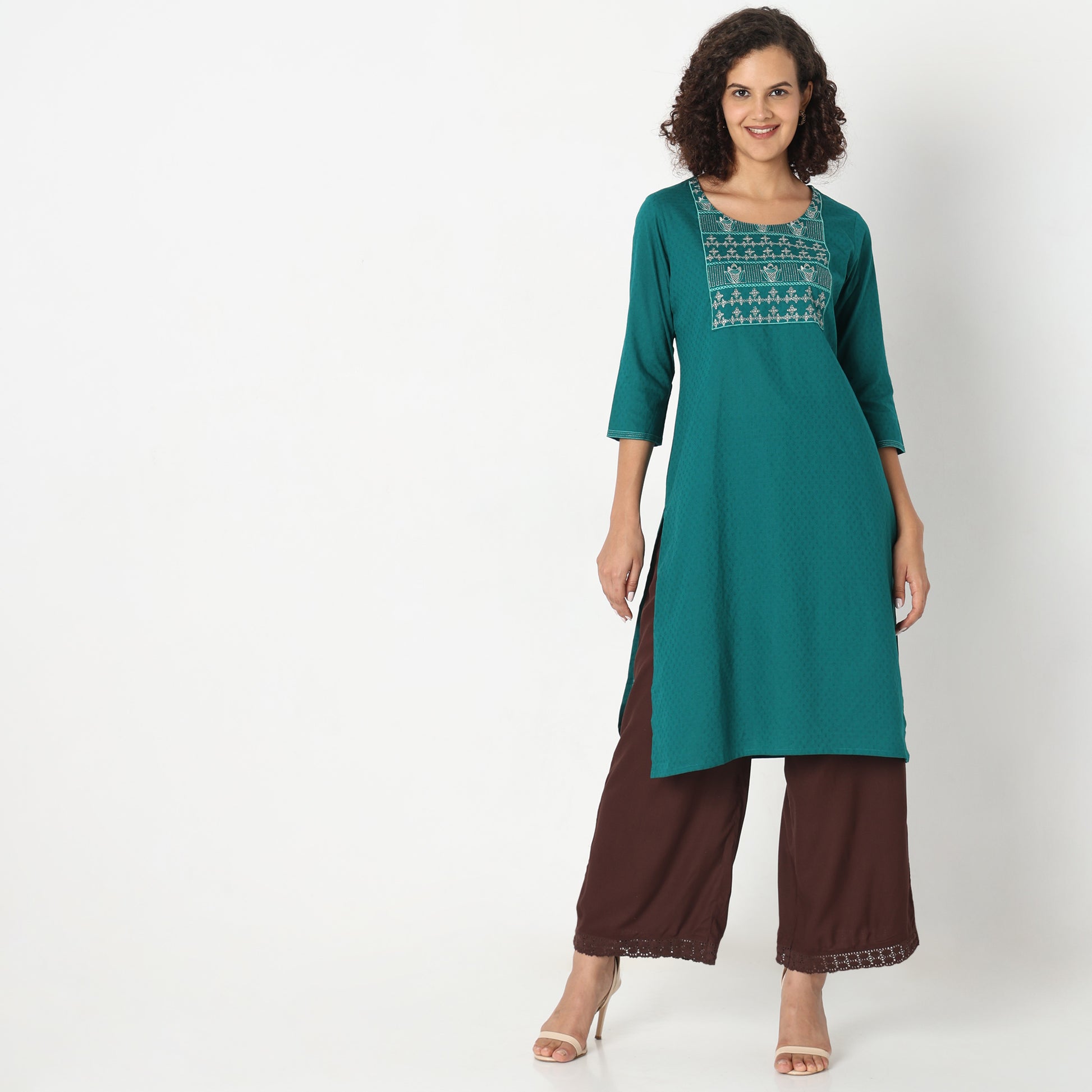 Straight Fit Embroidered Kurta