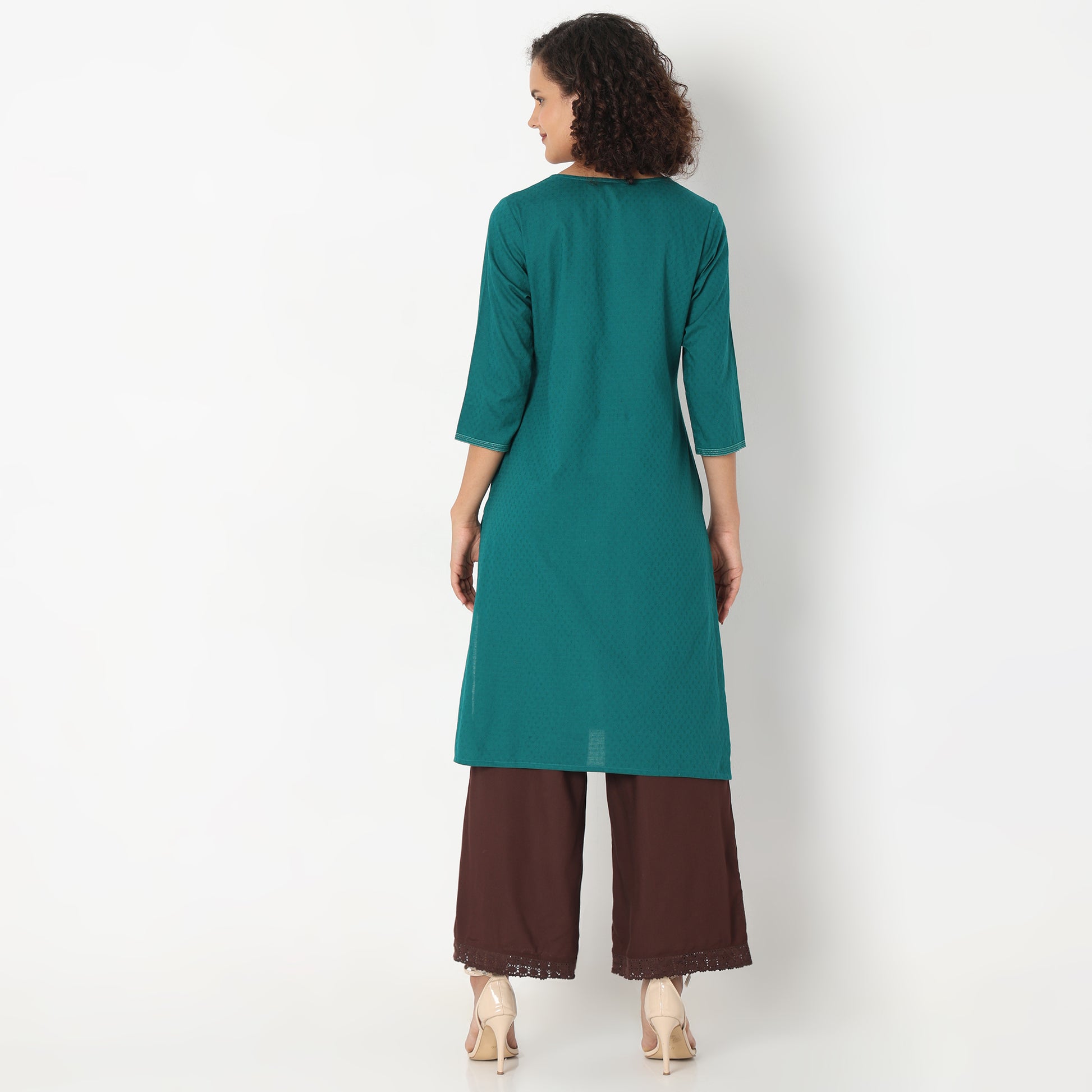 Straight Fit Embroidered Kurta