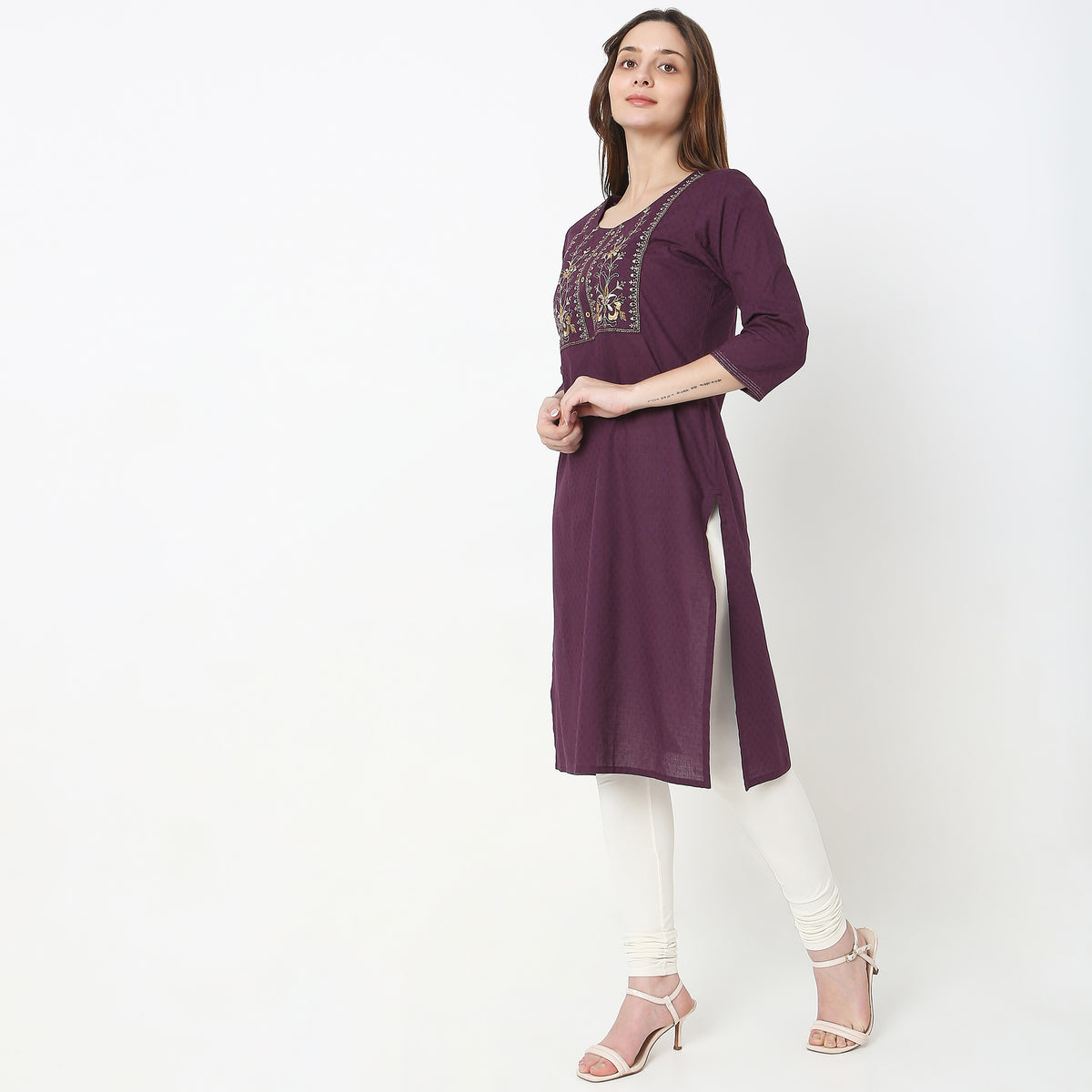 Straight Fit Embroidered Kurta