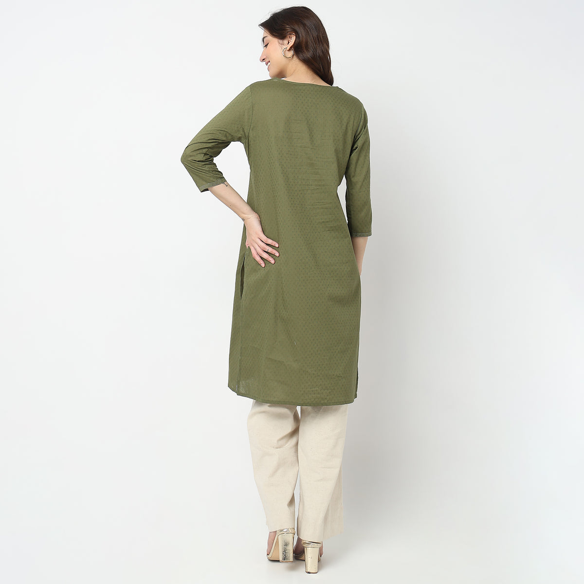 Straight Fit Embroidered Kurta