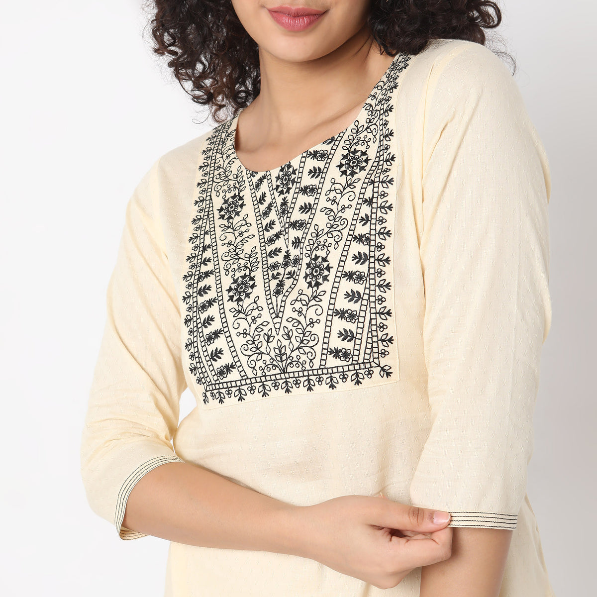 Straight Fit Embroidered Kurta