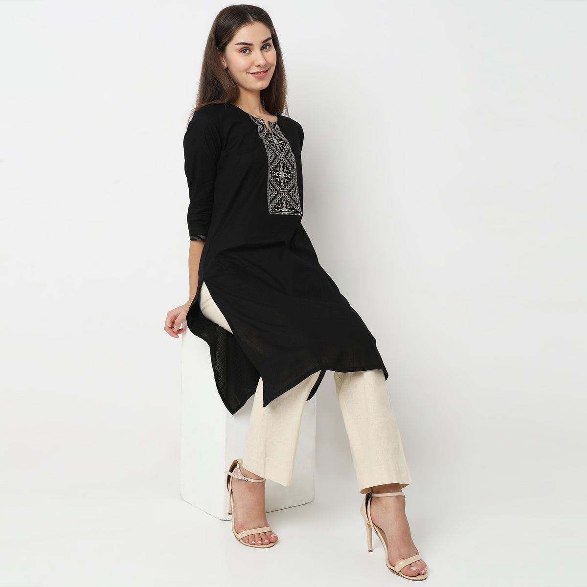 Straight Fit Embroidered Kurta