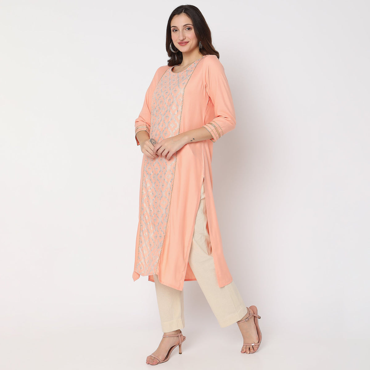 Women Wearing Straight Fit Embellished Kurta