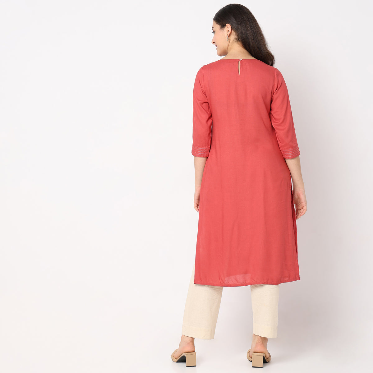 Straight Fit Embroidered Kurta