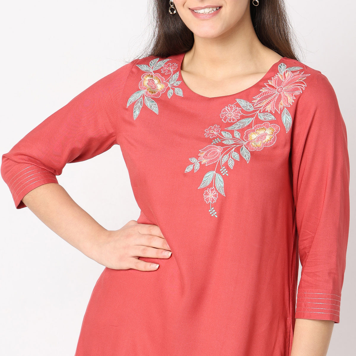 Straight Fit Embroidered Kurta