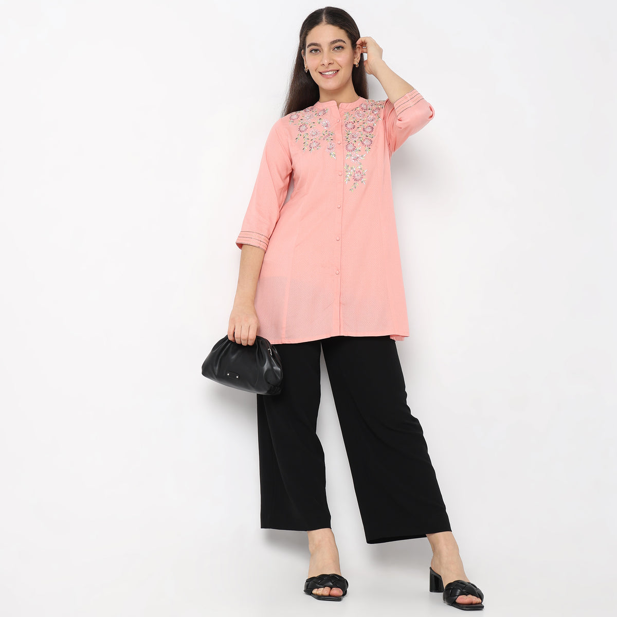 Regular Fit Embroidered Kurta