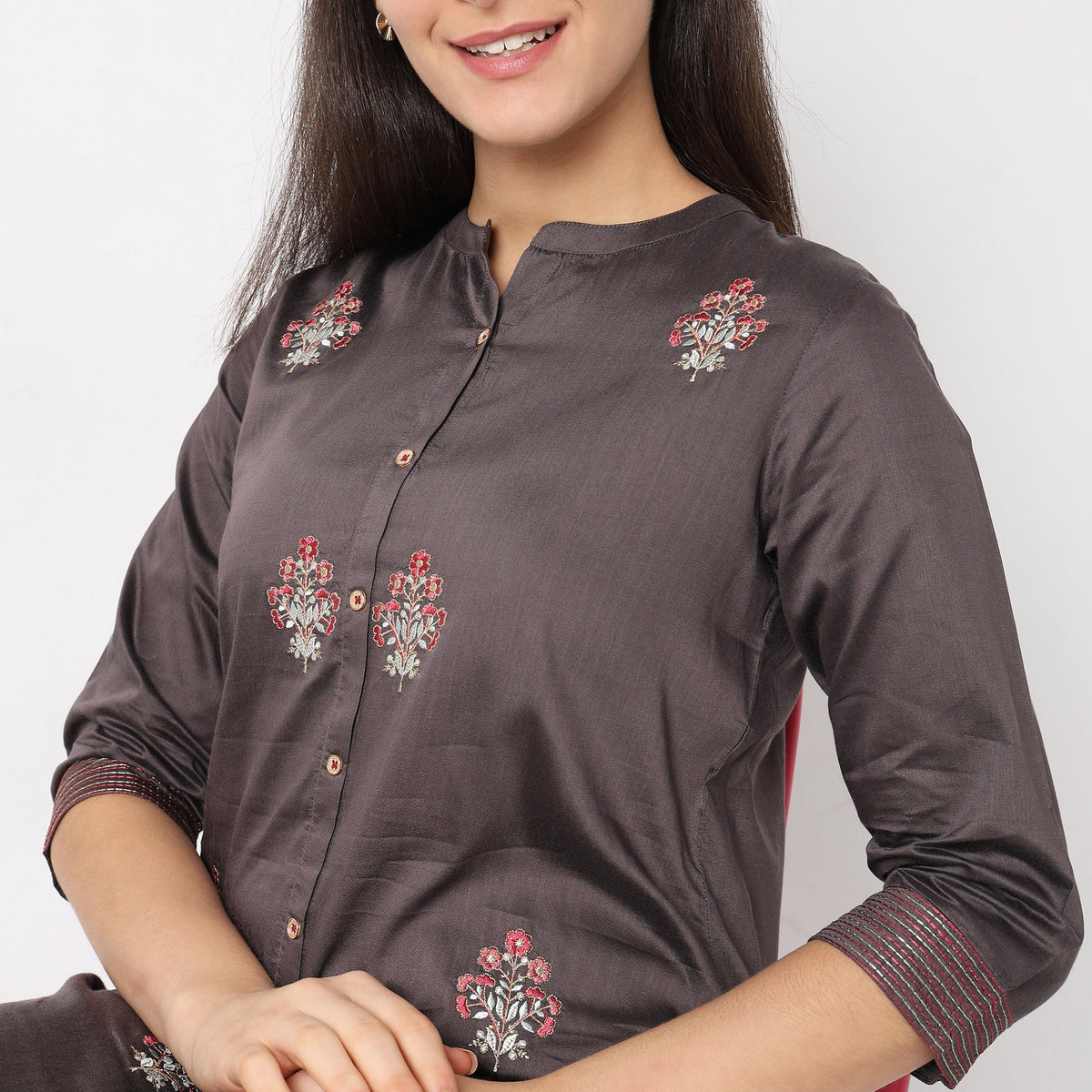 Regular Fit Embroidered Kurta