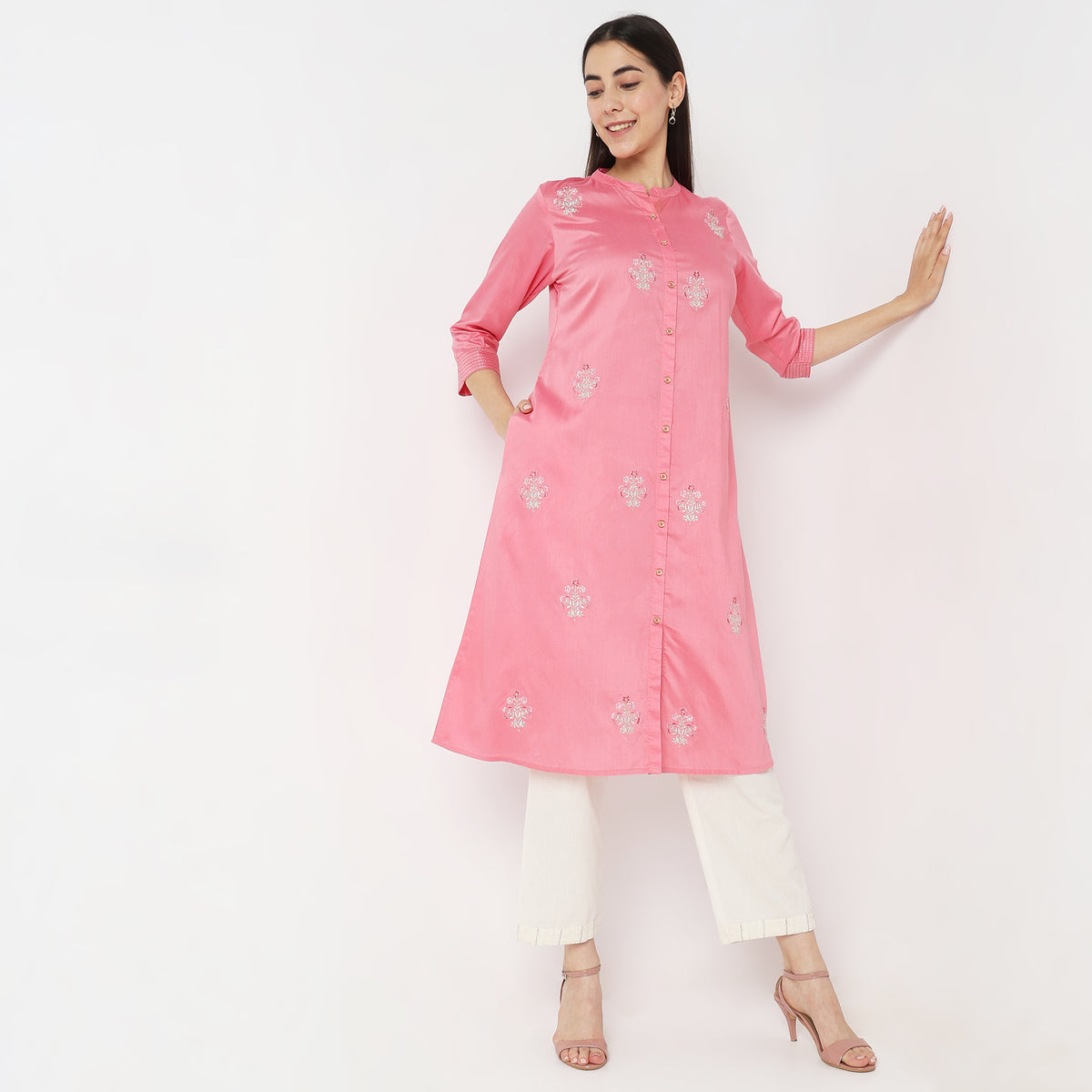 Regular Fit Embroidered Kurta