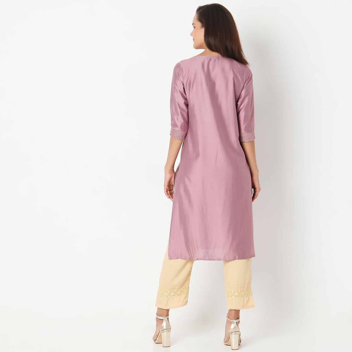 Straight Fit Embroidered Kurta