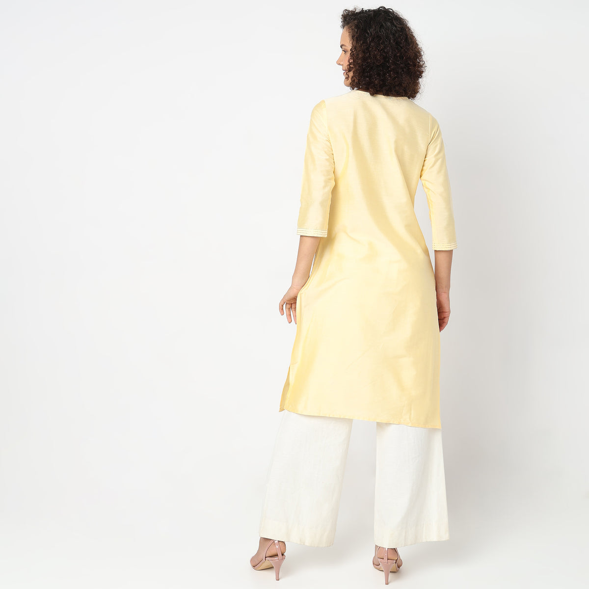 Straight Fit Embroidered Kurta