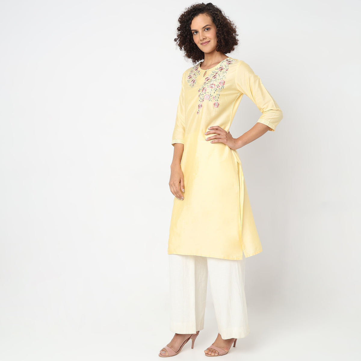 Straight Fit Embroidered Kurta