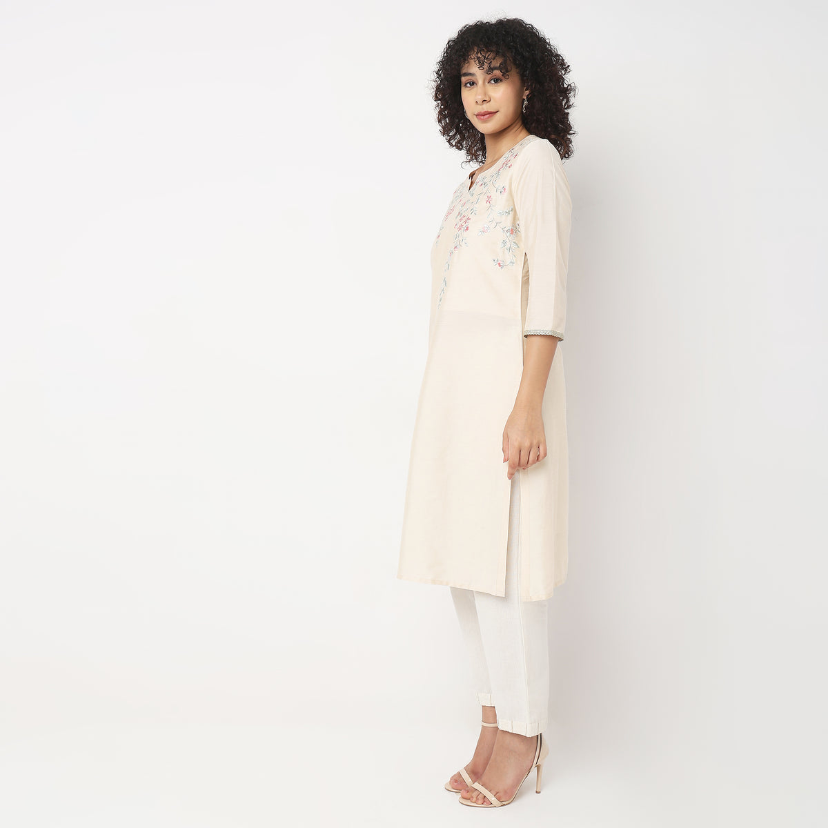 Straight Fit Embroidered Kurta