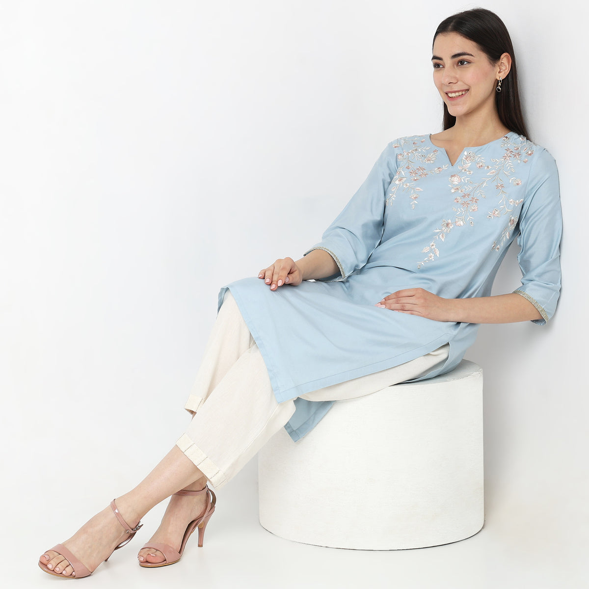 Straight Fit Embroidered Kurta