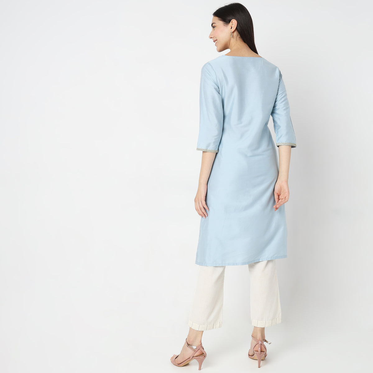 Straight Fit Embroidered Kurta