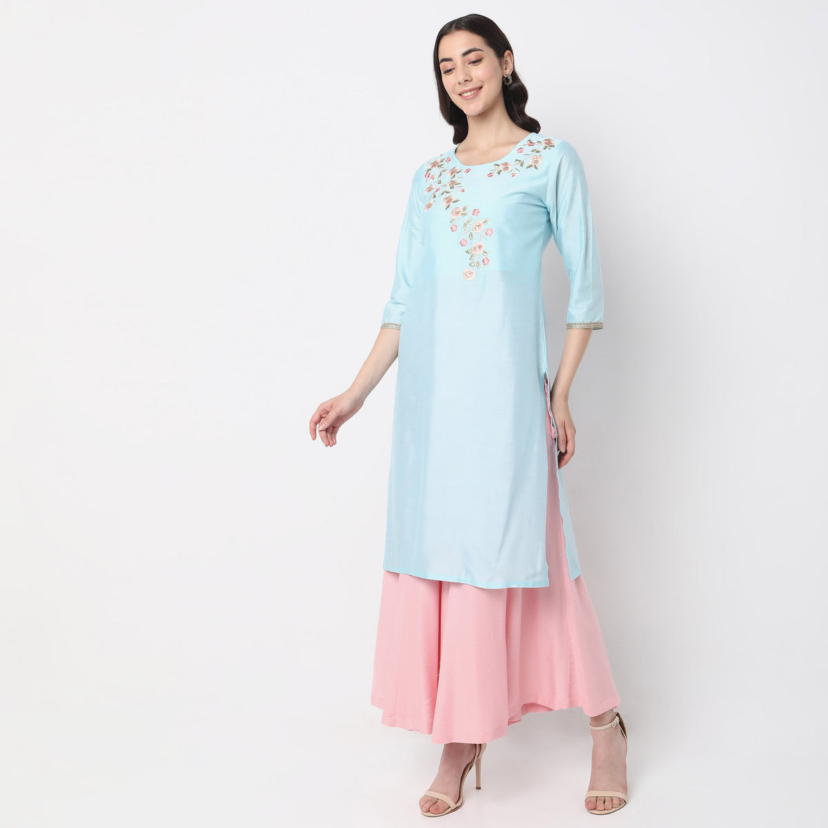 Straight Fit Embroidered Kurta