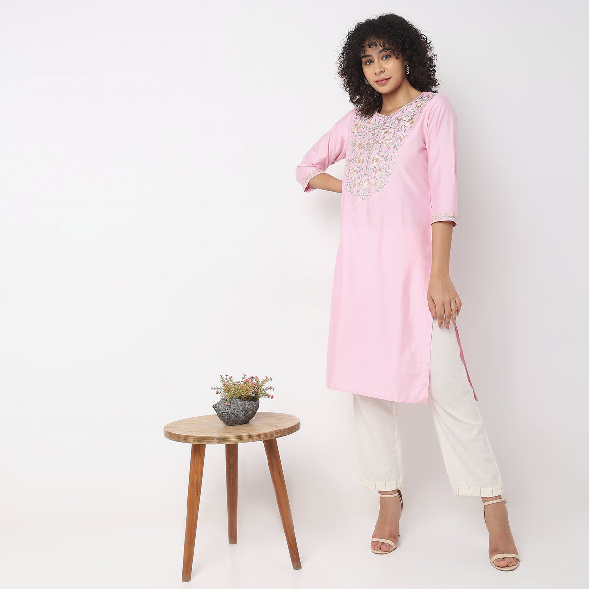 Straight Fit Embroidered Kurta