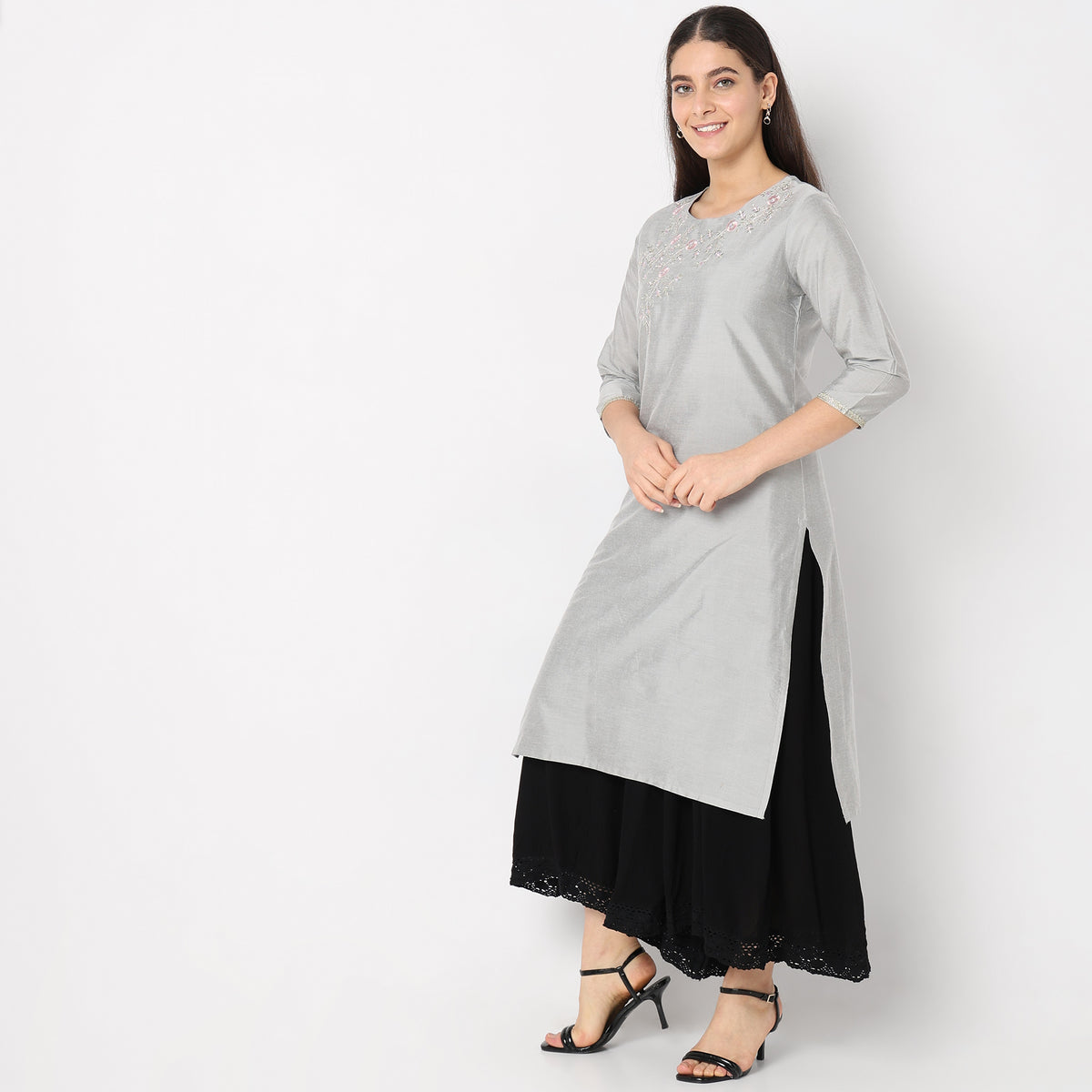 Straight Fit Embroidered Kurta