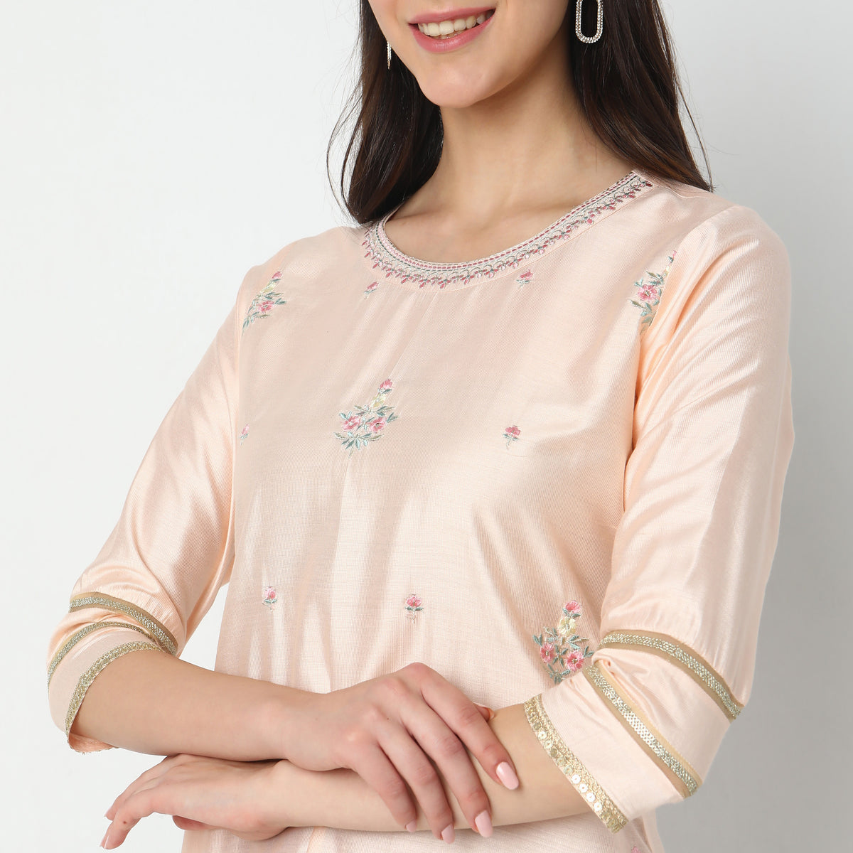 Straight Fit Embroidered Kurta