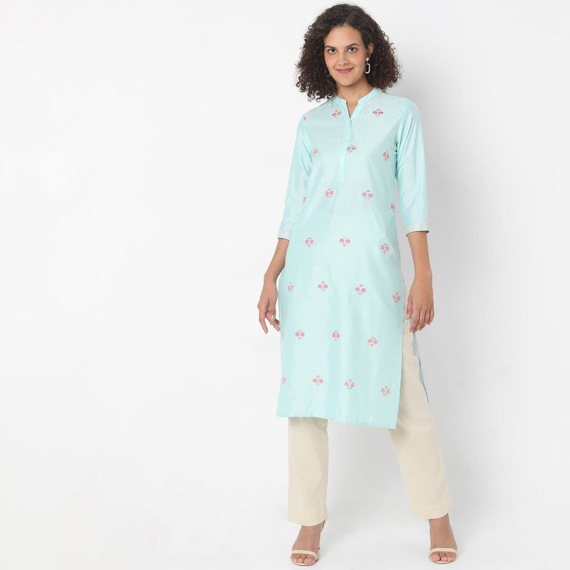 Straight Fit Embroidered Kurta