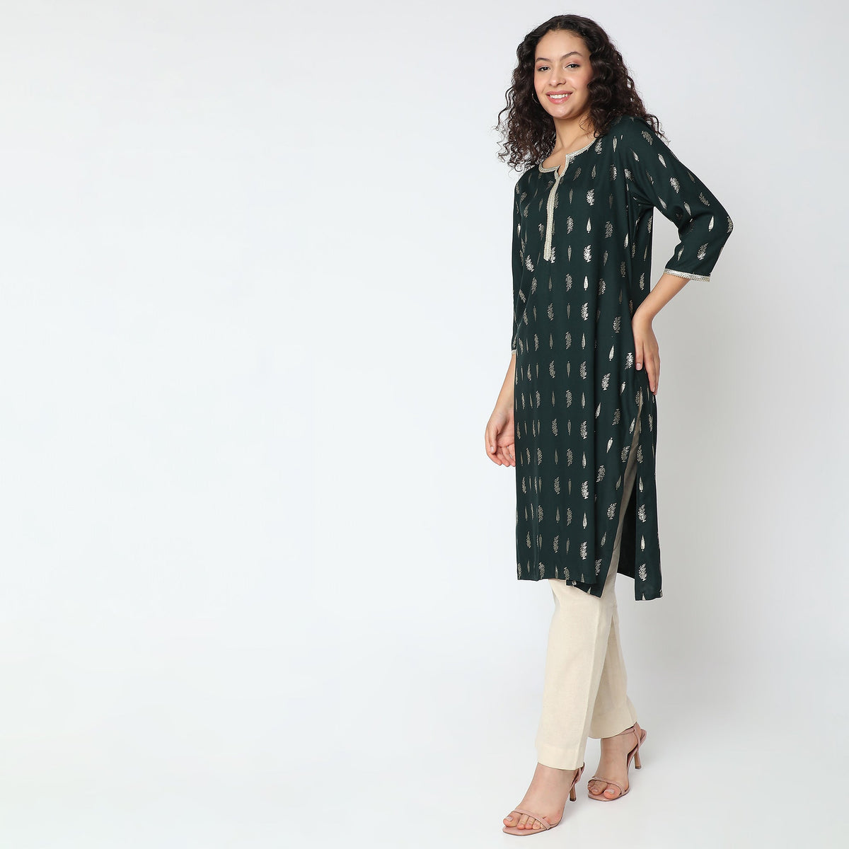 Women Wearing Straight Fit Printed Kurta