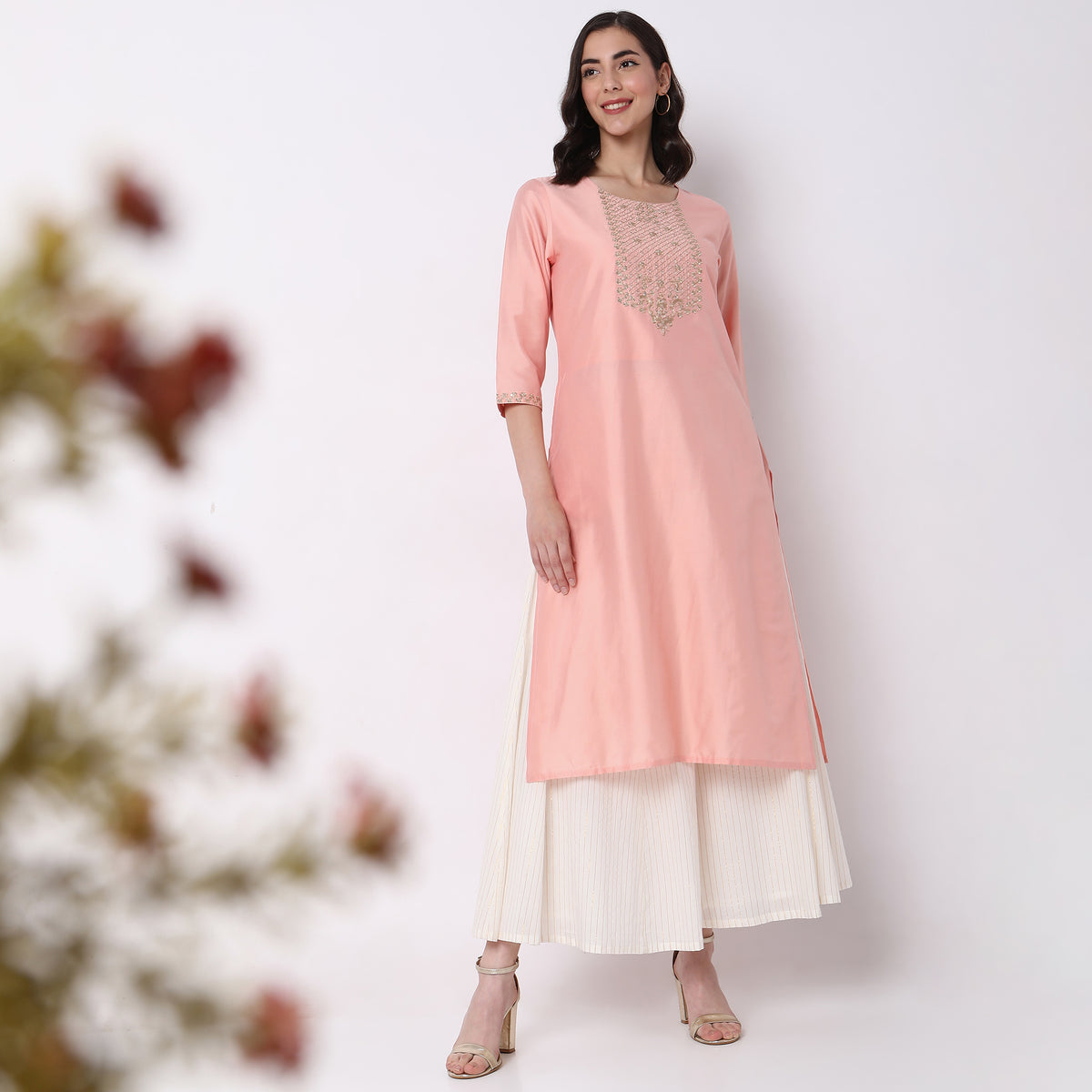 Straight Fit Embellished Kurta