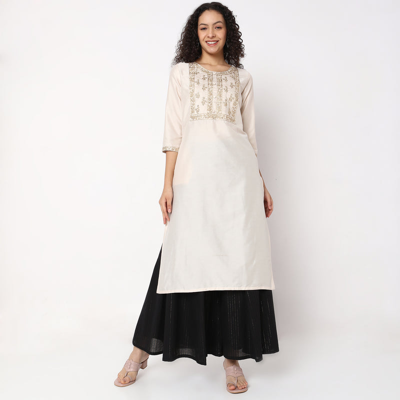 Straight Fit Embroidered Kurta