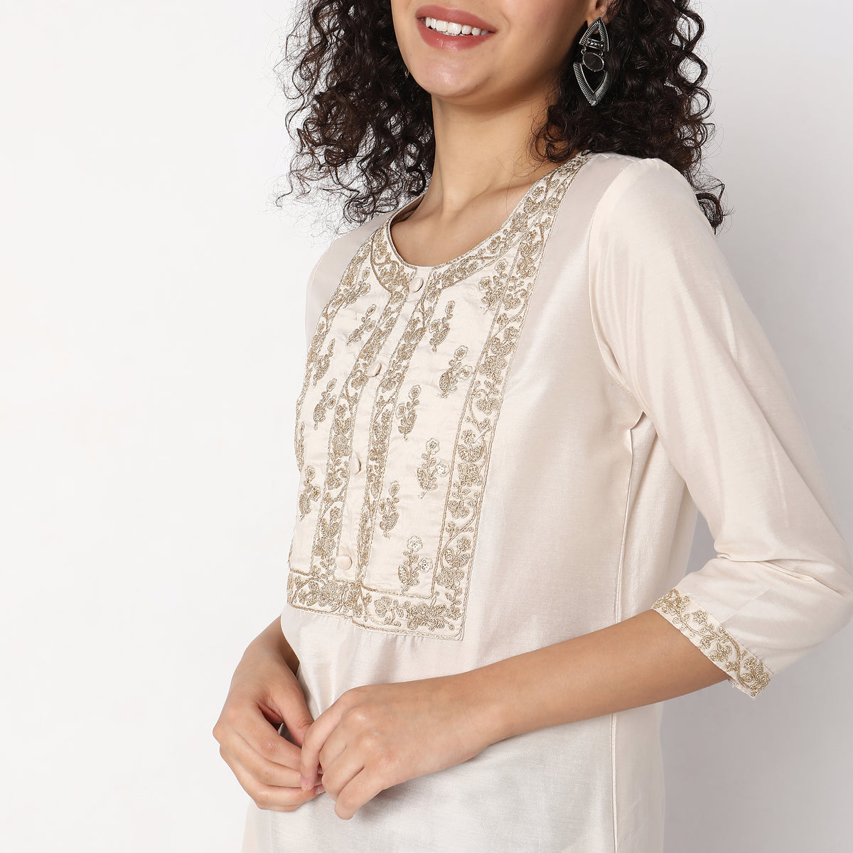 Straight Fit Embroidered Kurta