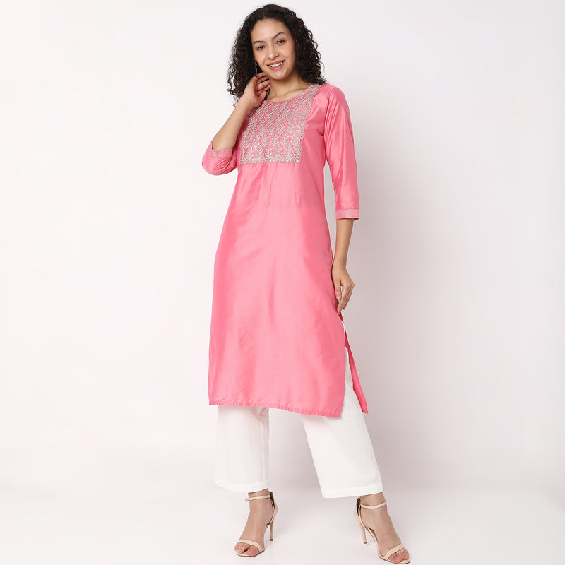 Straight Fit Embellished Kurta