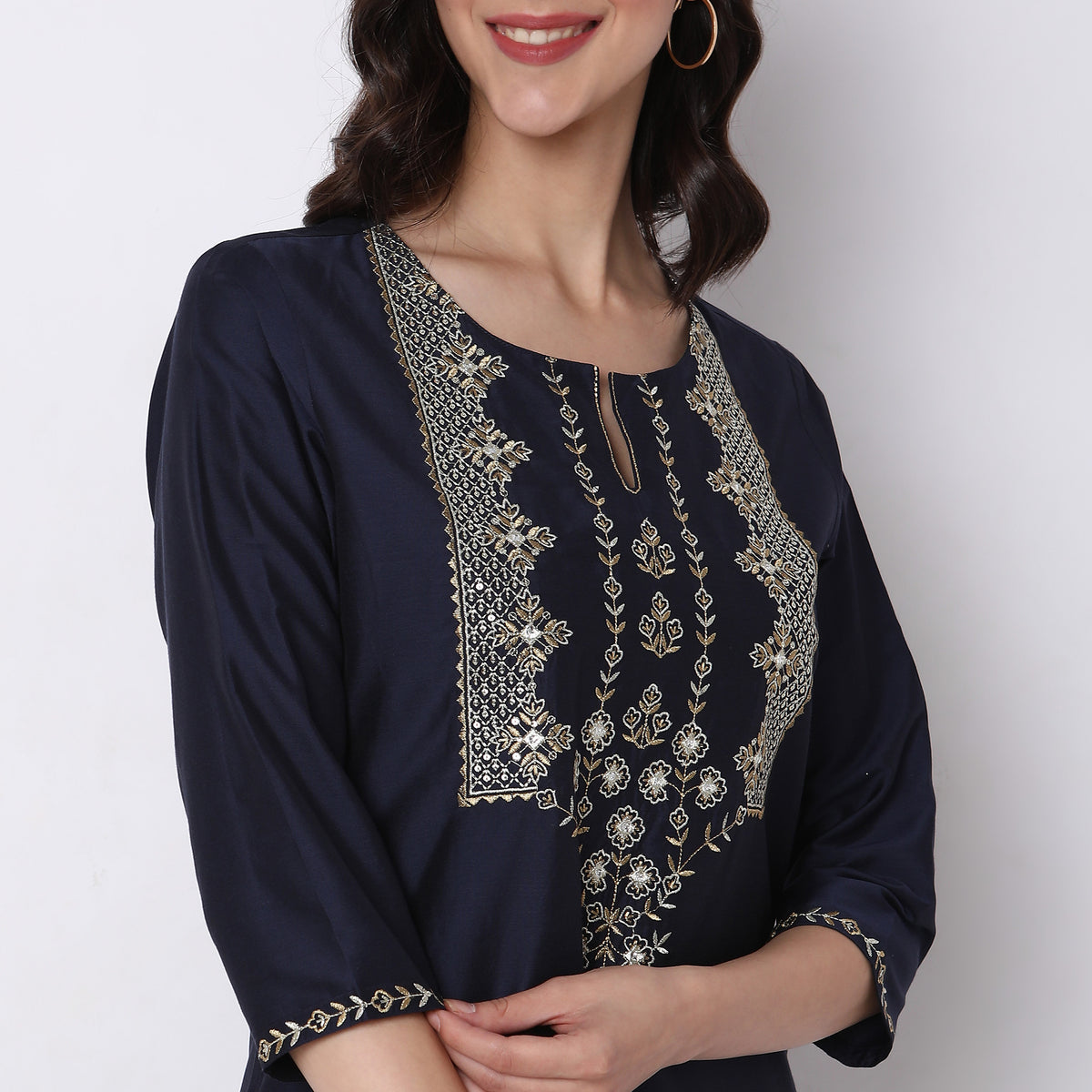 Straight Fit Embroidered Kurta