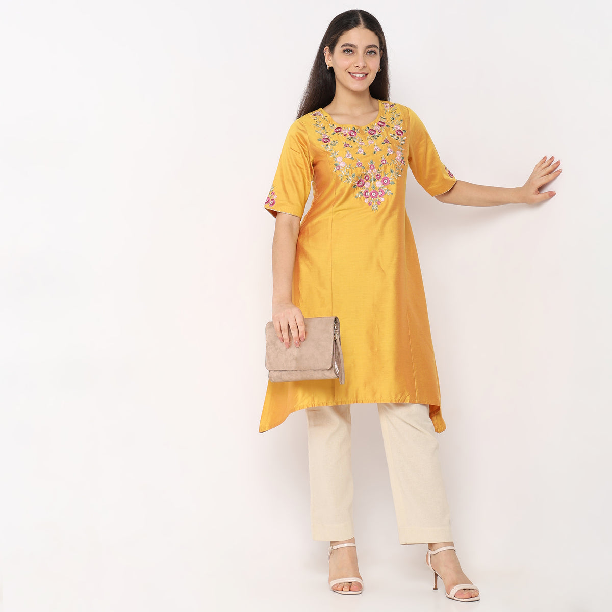 Regular Fit Embroidered Kurta