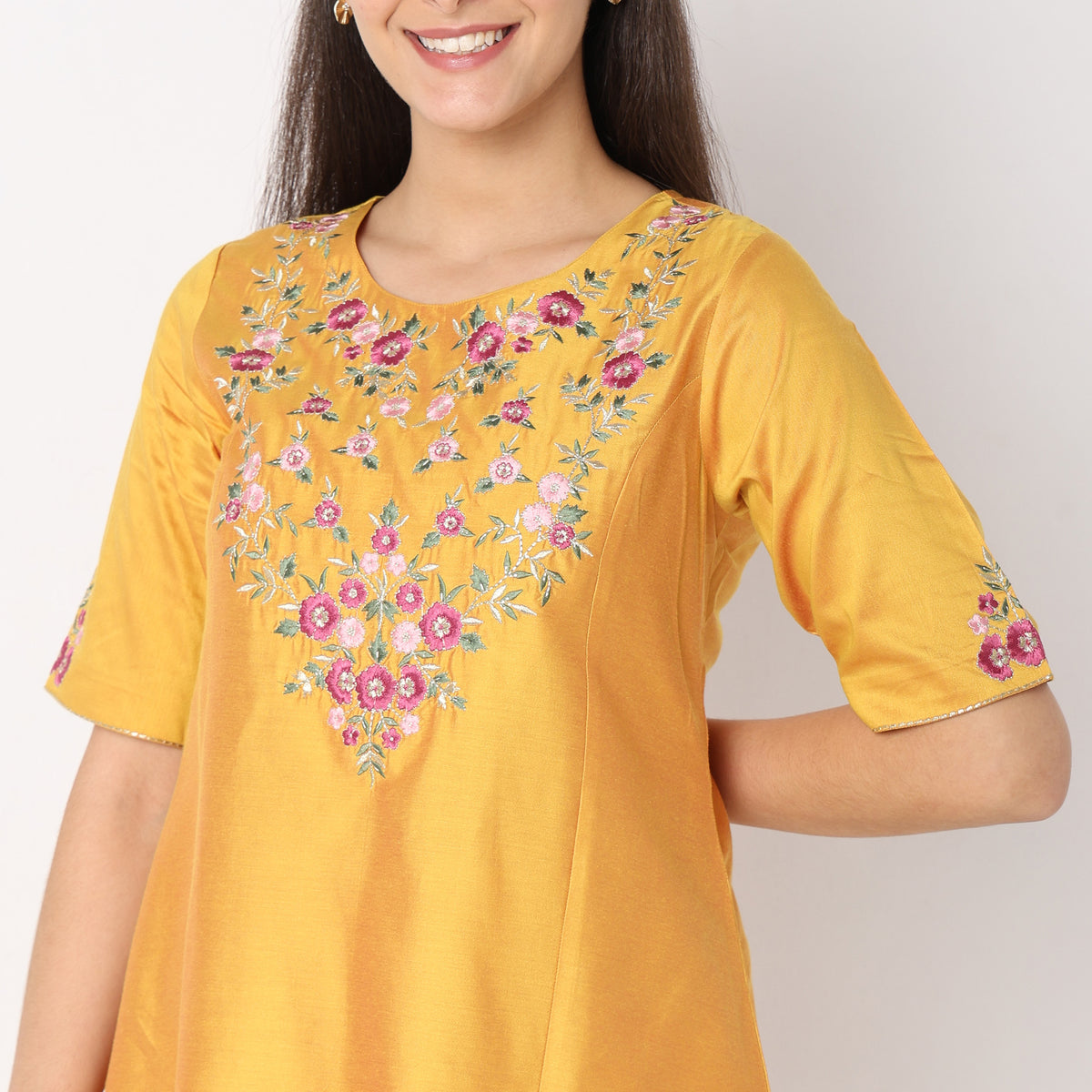 Regular Fit Embroidered Kurta