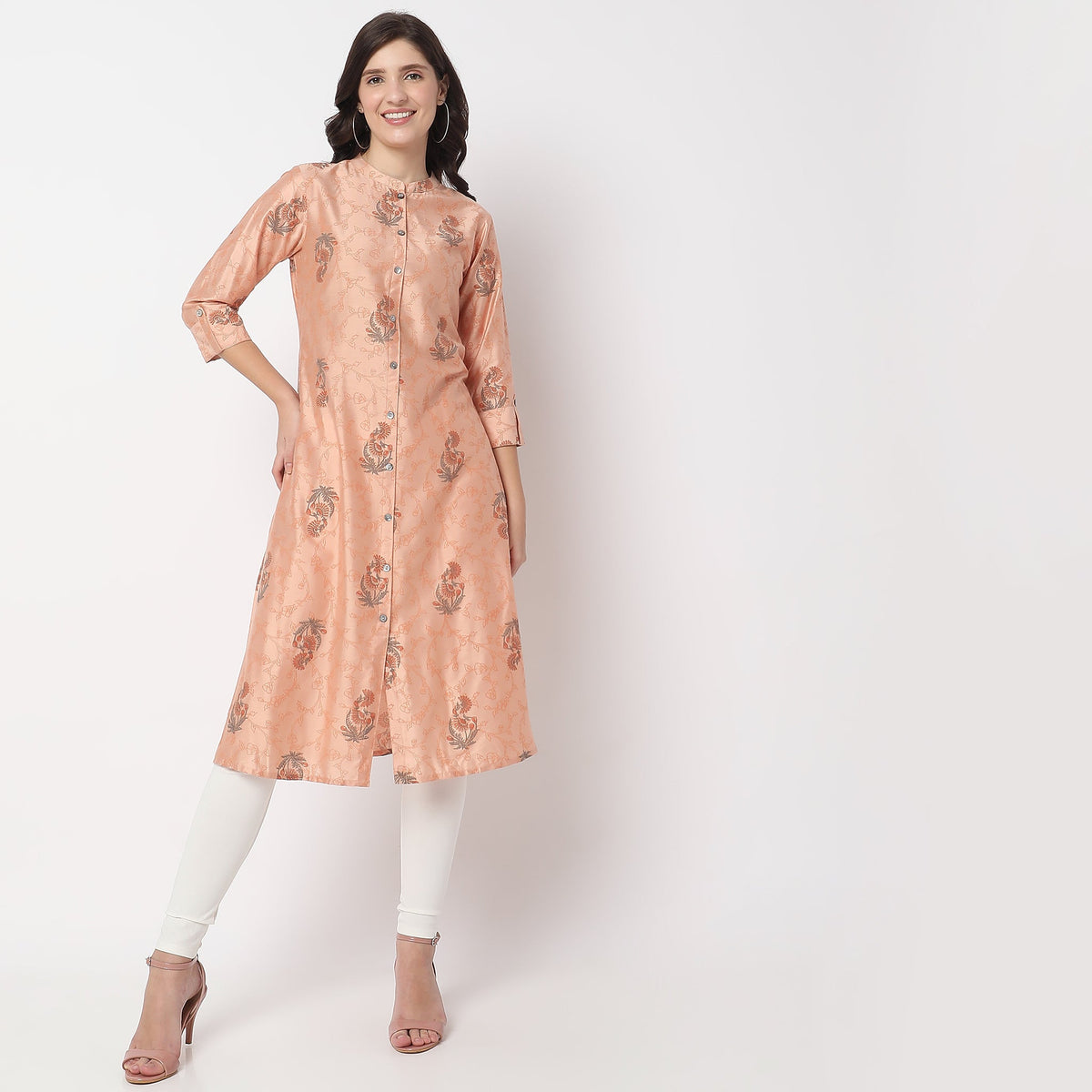 Women Wearing Straight Fit Printed Kurta