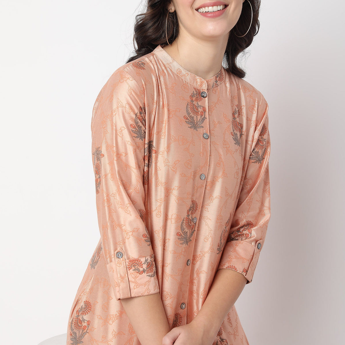 Women Wearing Straight Fit Printed Kurta