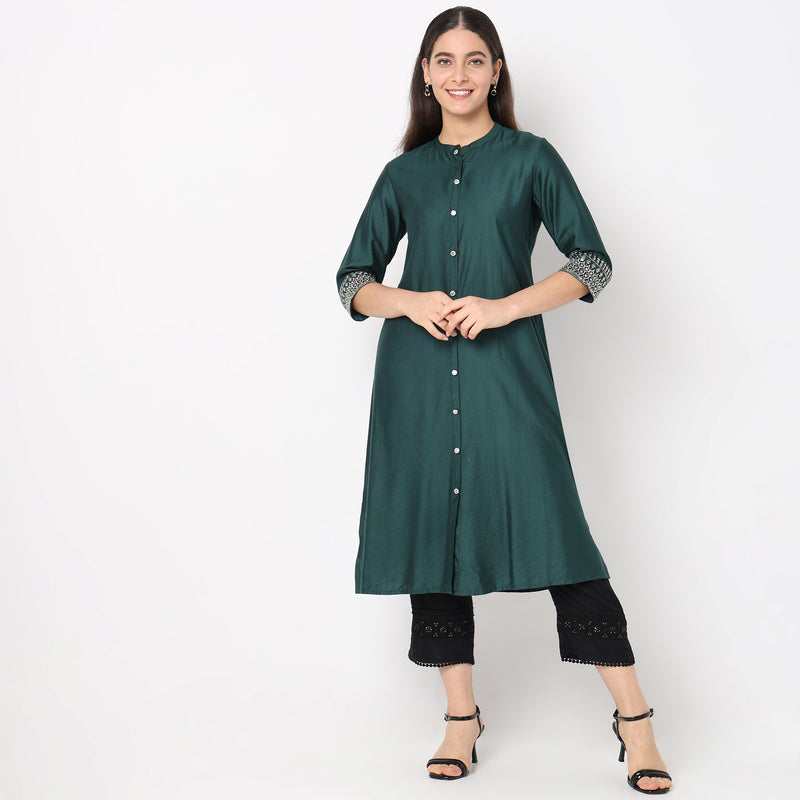 Regular Fit Embroidered Kurta