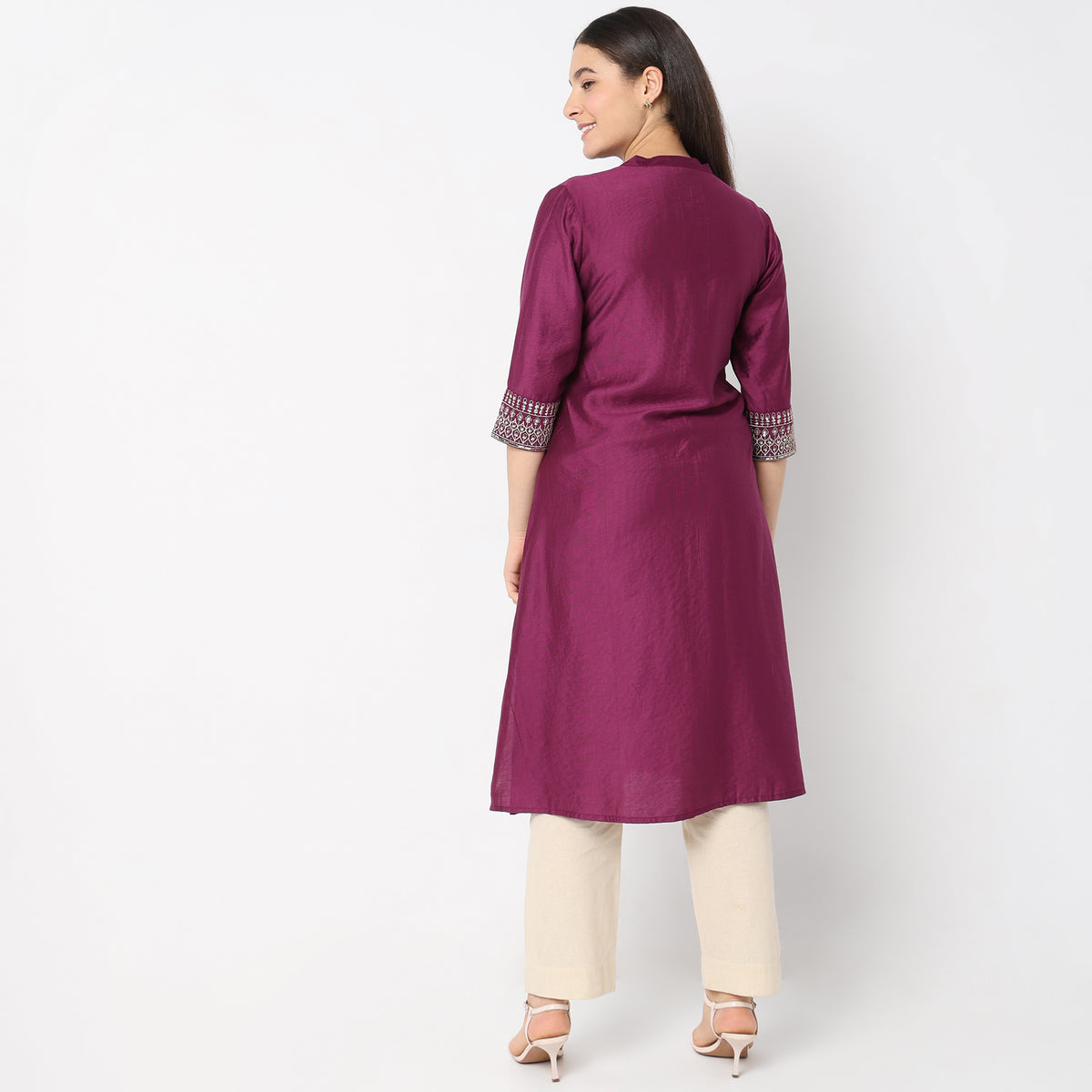 Regular Fit Embroidered Kurta