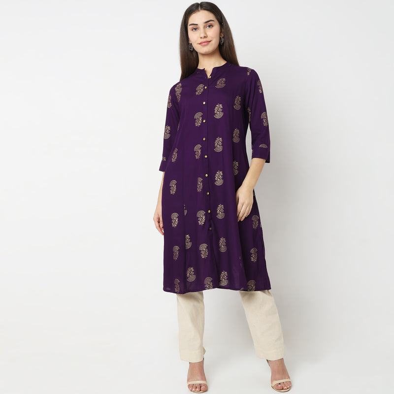 Straight Fit Embroidered Kurta