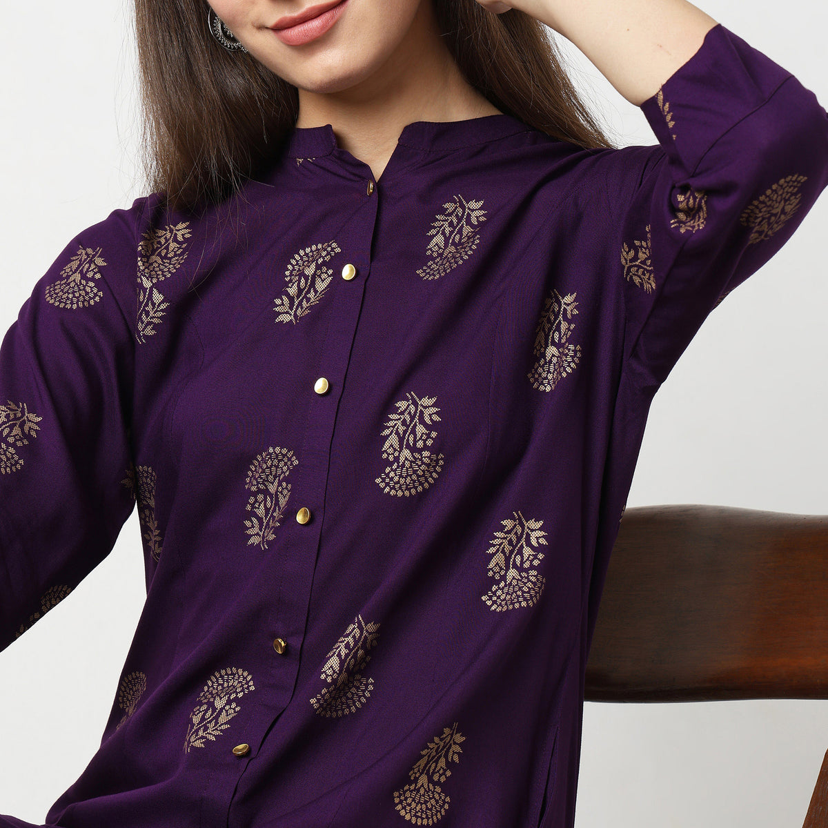 Straight Fit Embroidered Kurta