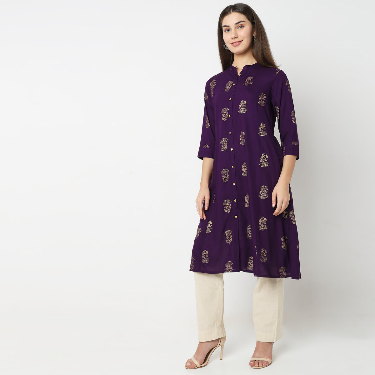 Straight Fit Embroidered Kurta