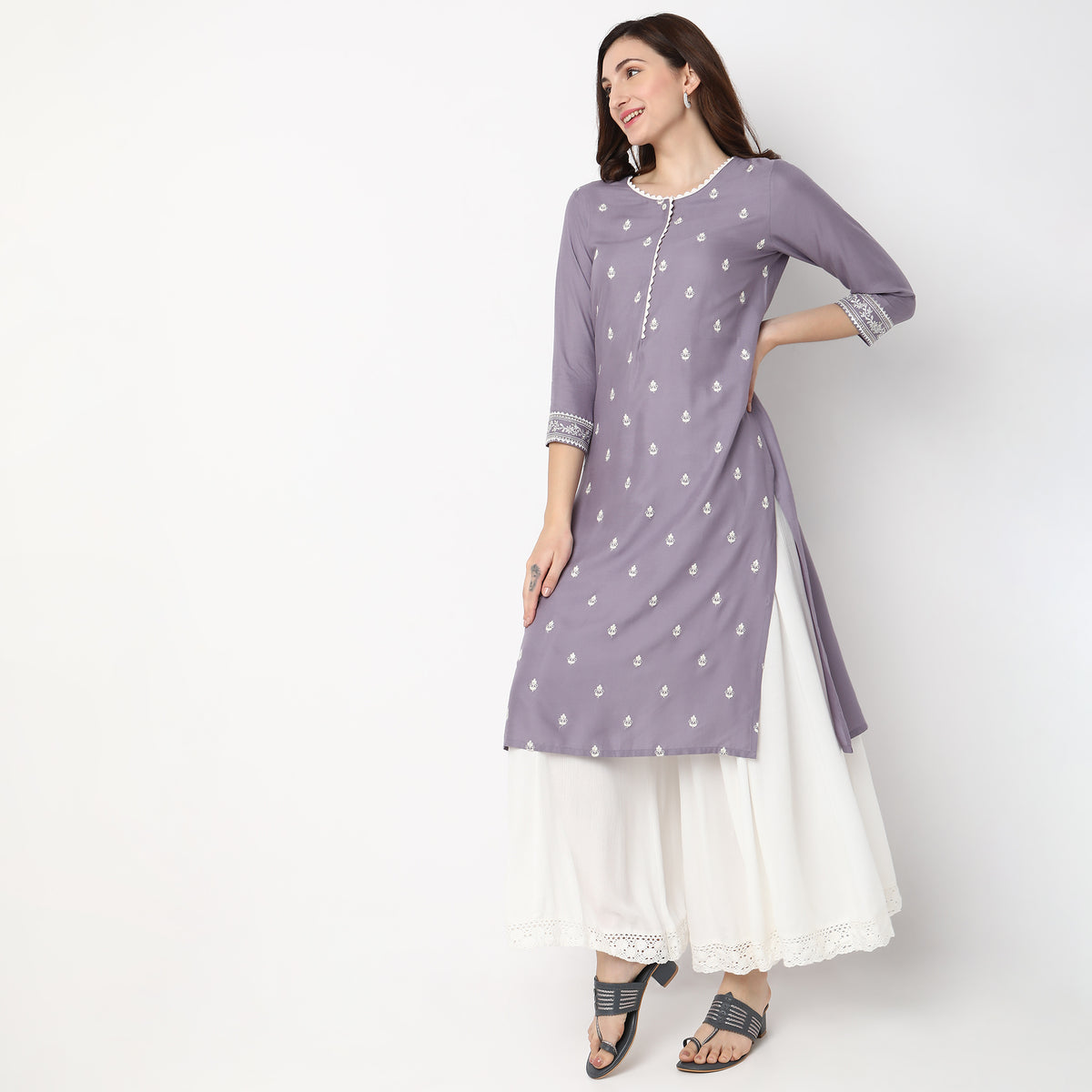 Straight Fit Embroidered Kurta