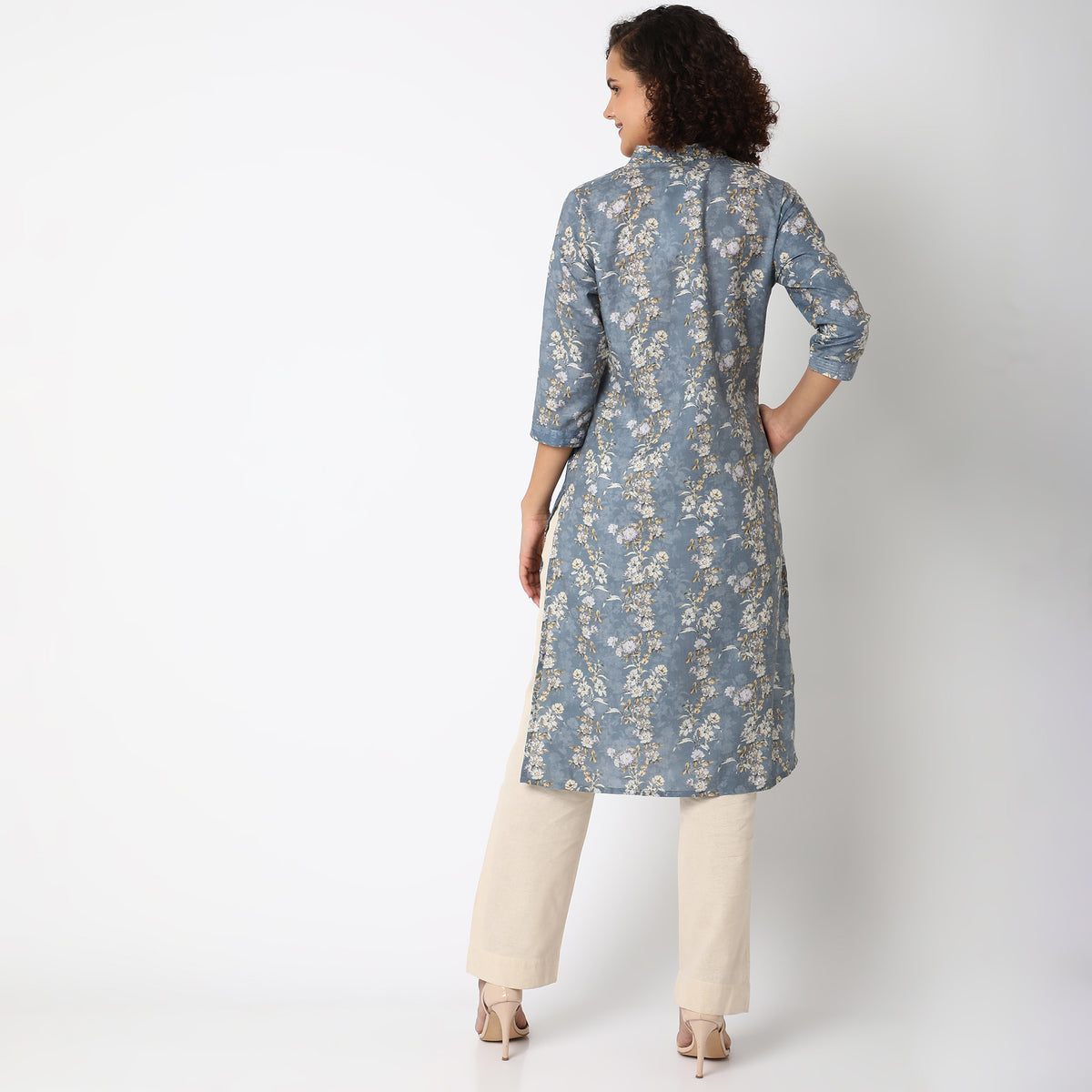 Straight Fit Embroidered Kurta