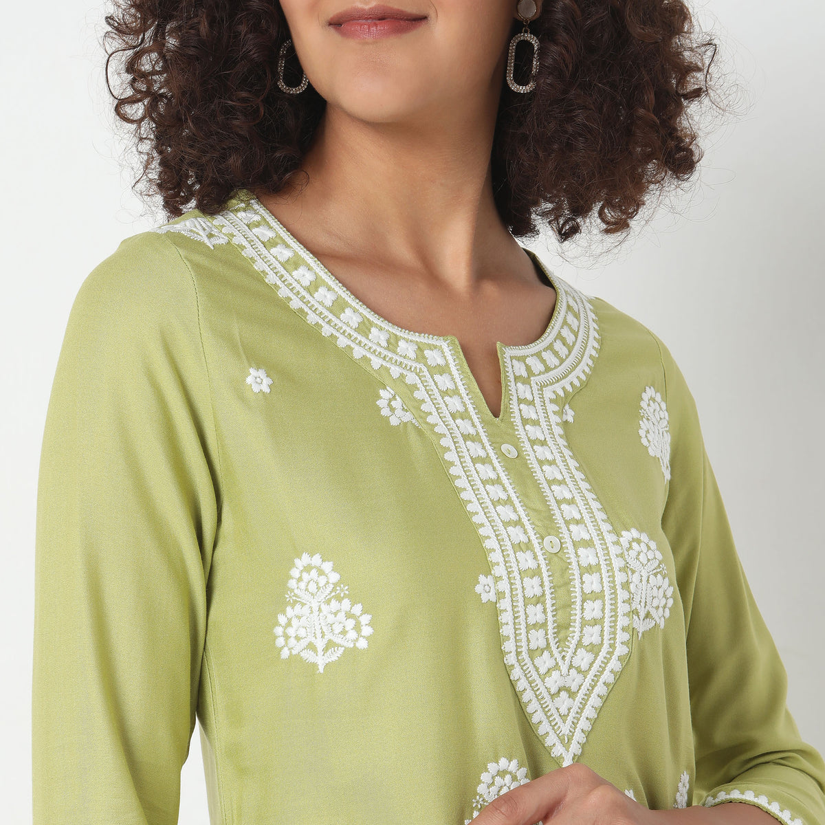 Straight Fit Embroidered Kurta